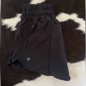 4 inch black lululemon shorts, good condition hardly ever worn, midrise